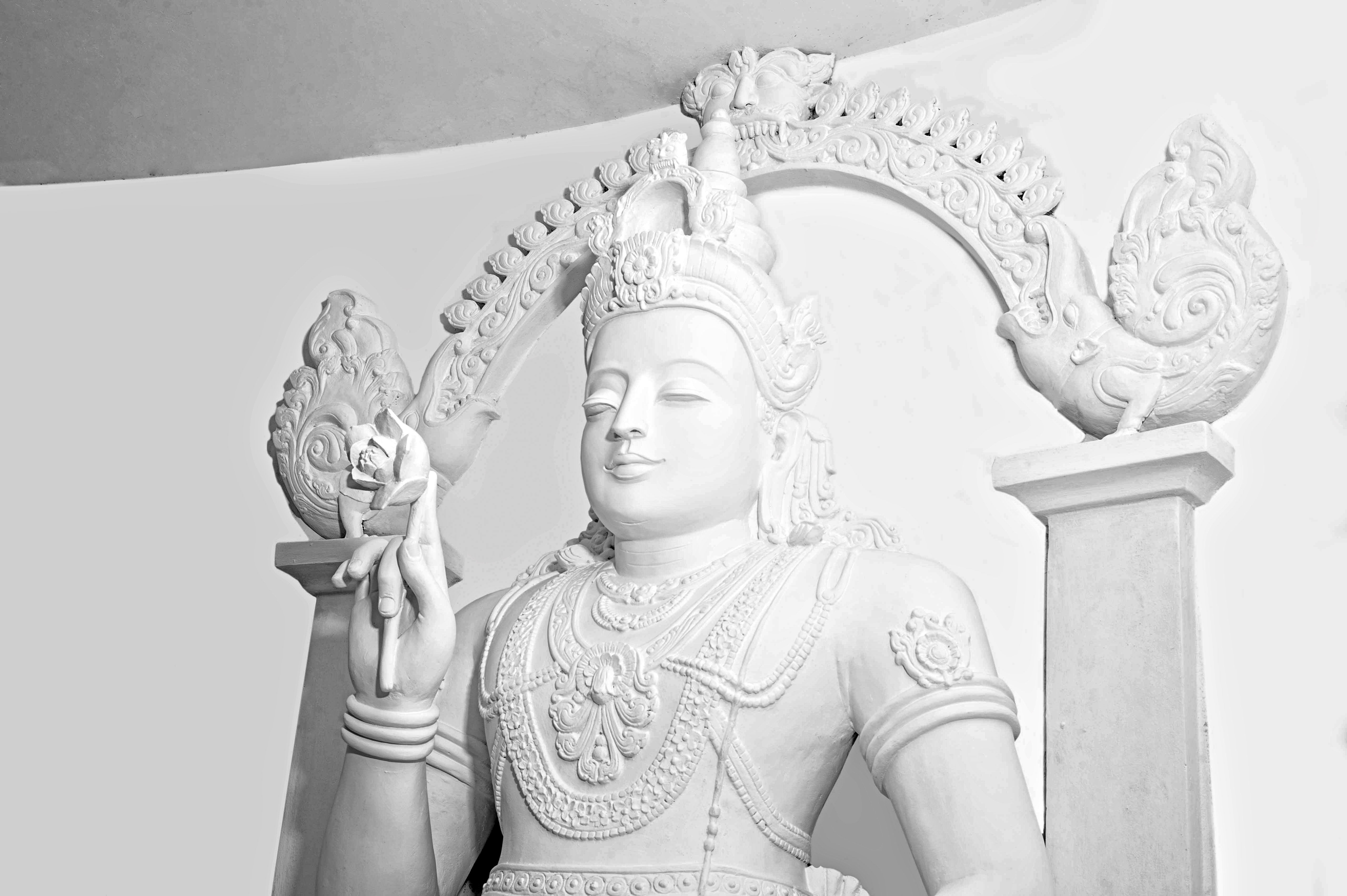 bodhisathwa statue